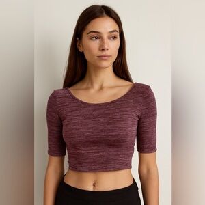 Aritzia - Golden by TNA - Cropped Short Sleeve top with scoop back. Small
